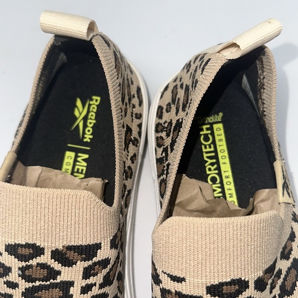 Reebok loafers size 9 - Picture 3 of 7